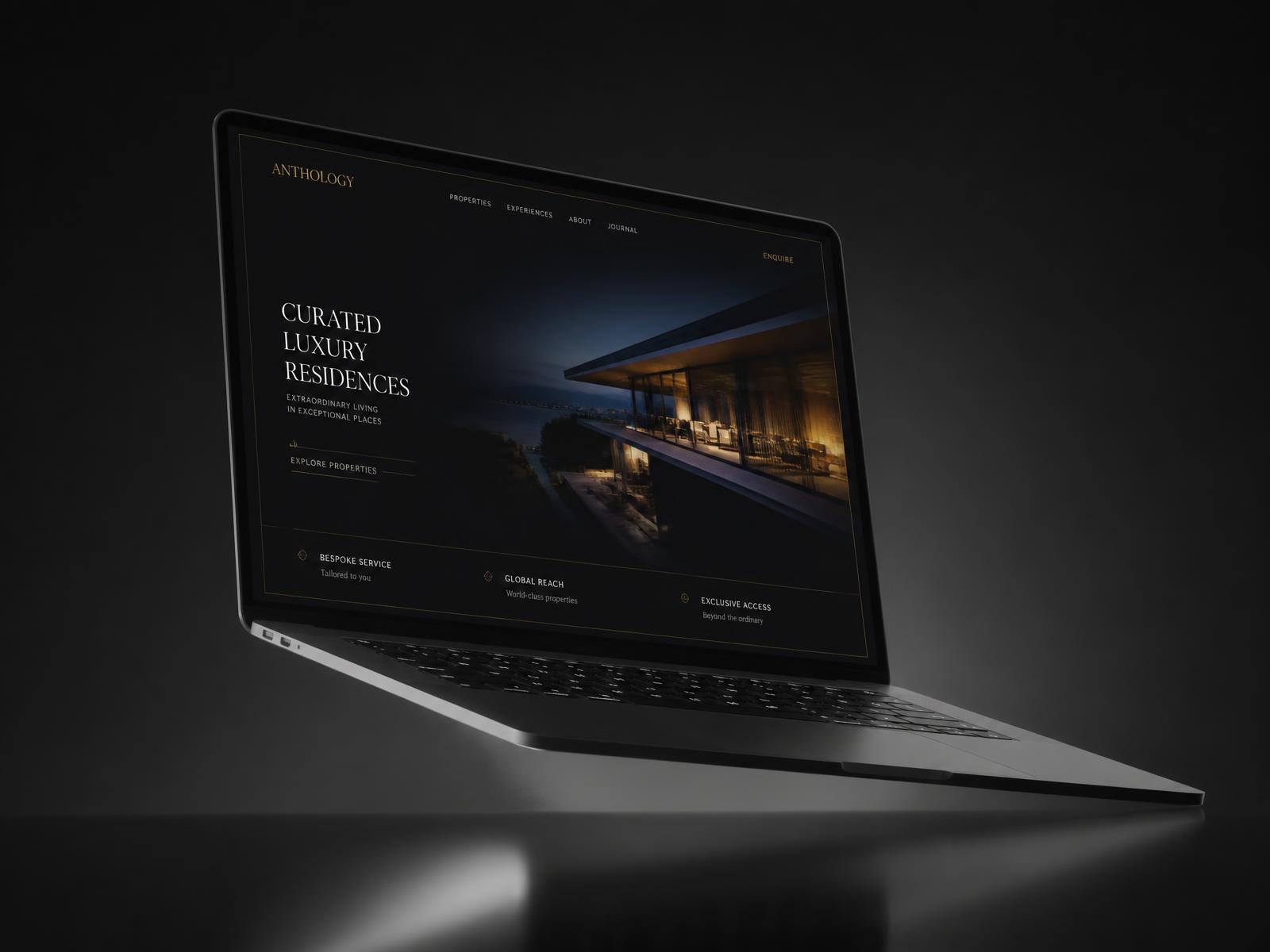 Notebook exibindo um site premium desenvolvido sob medida